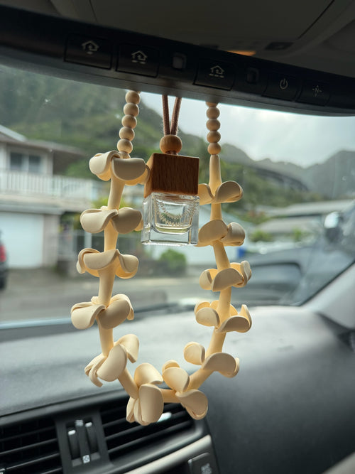 Cream Puakenikeni Car Lei