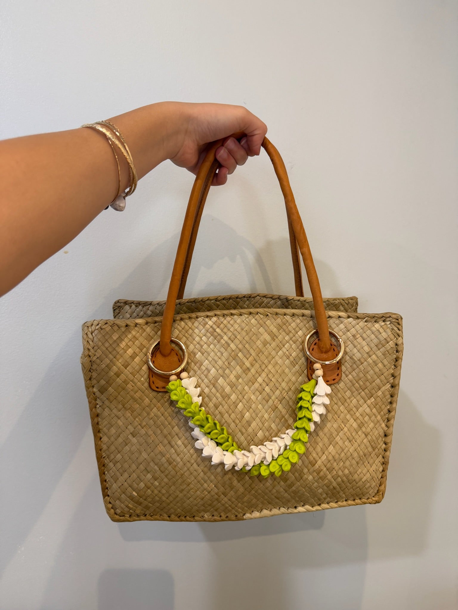 Twist Purse Lei