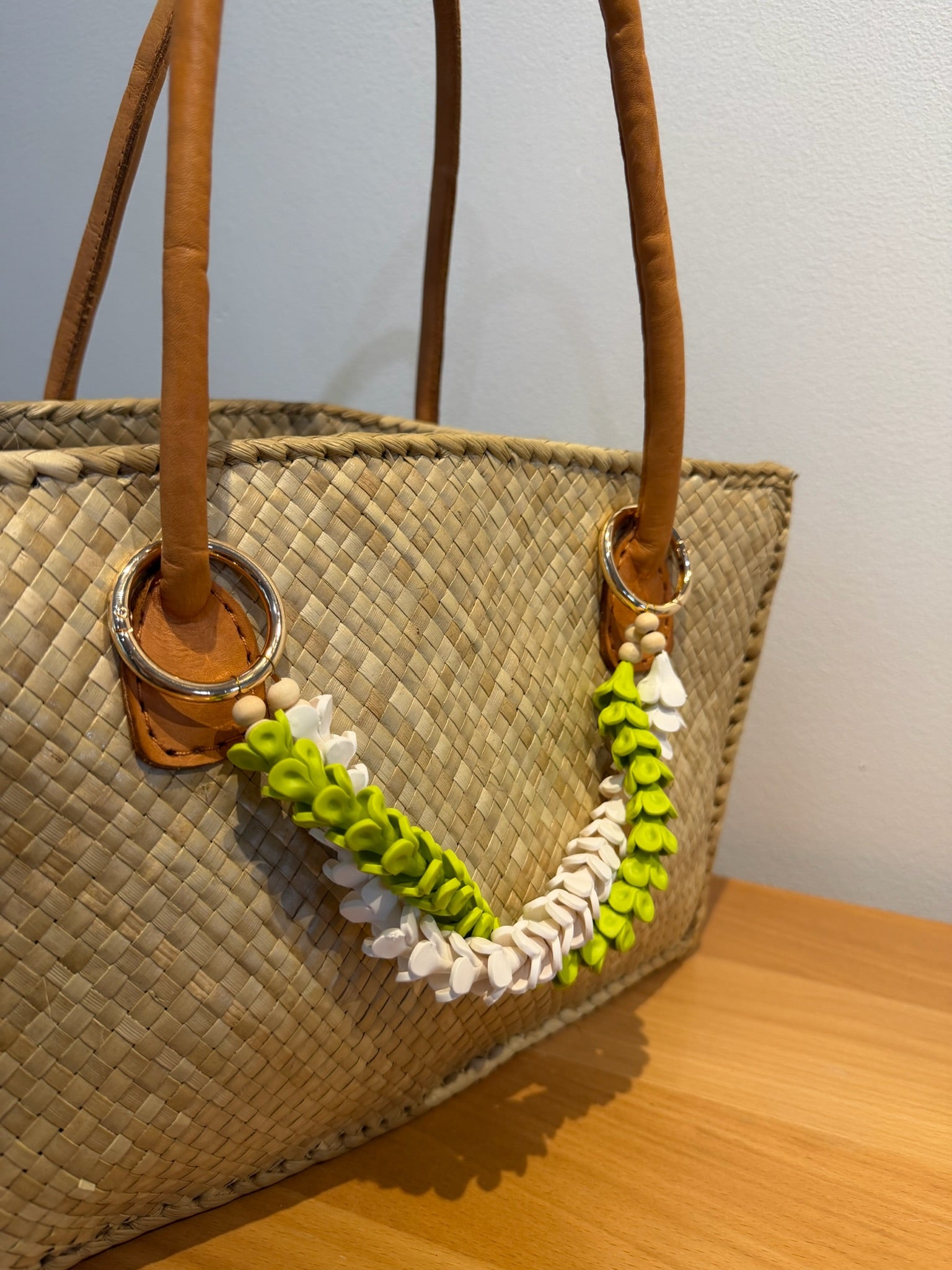 Twist Purse Lei