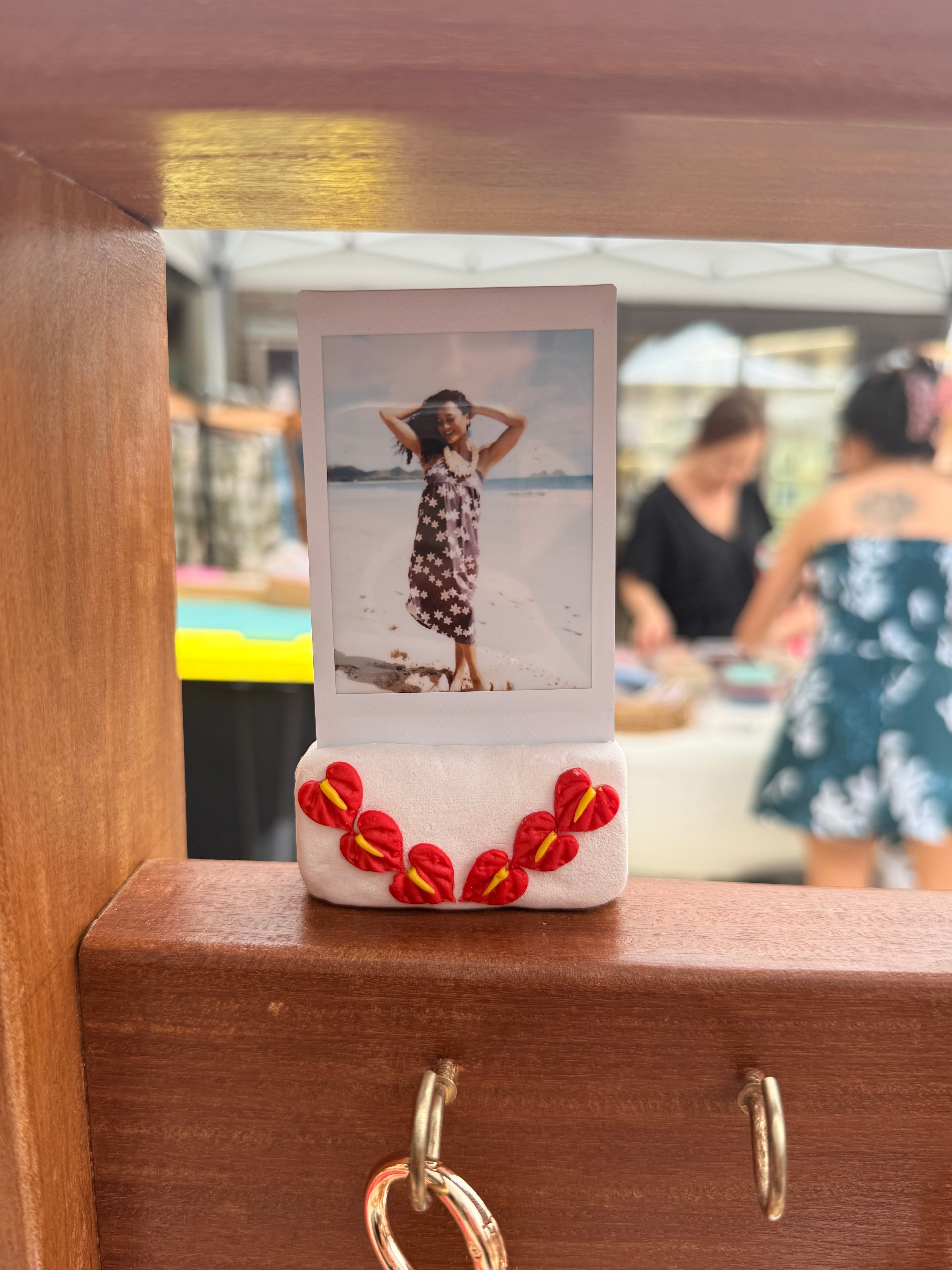 Puakenikeni Polaroid Holder